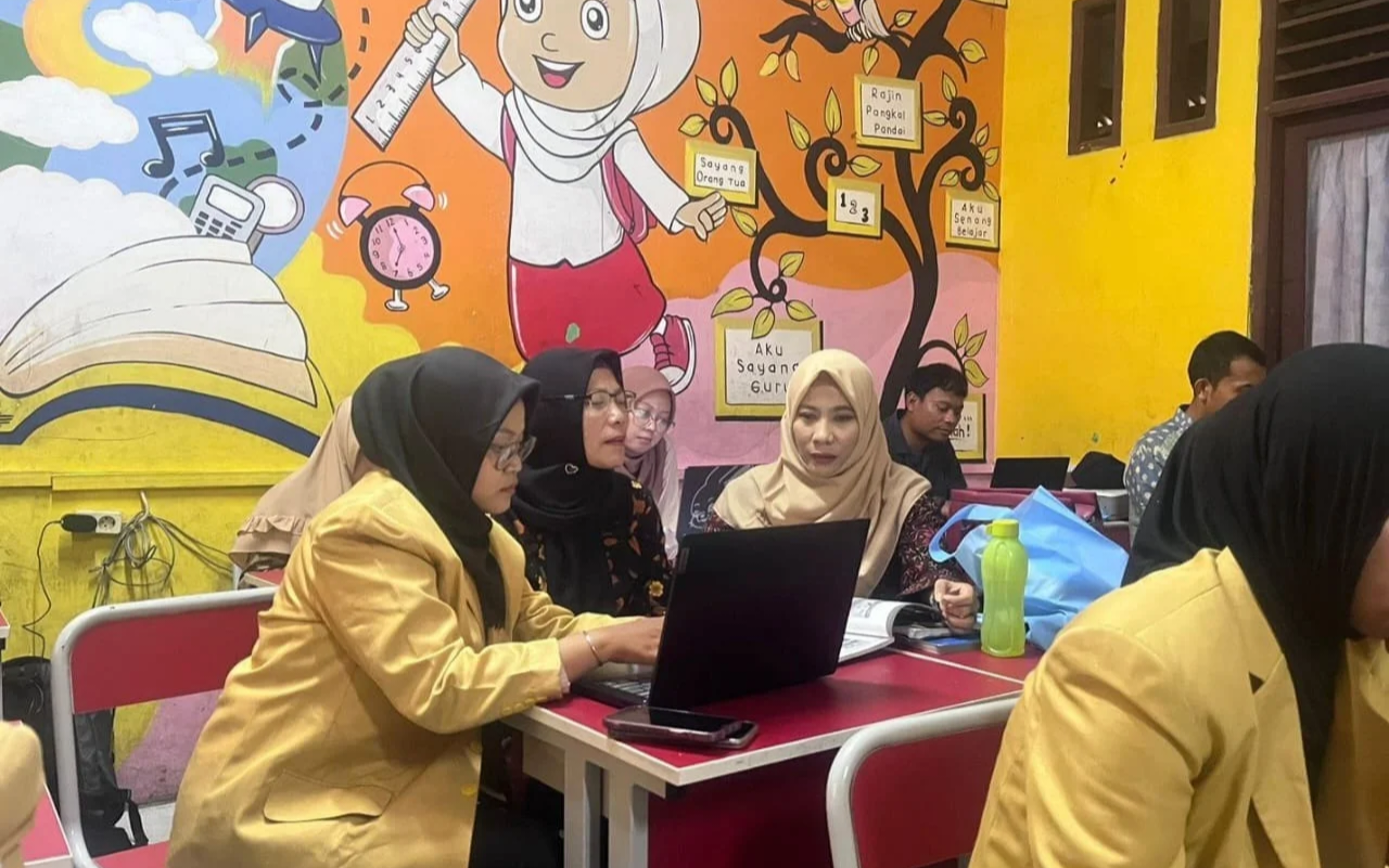 Universitas Bhayangkara Jakarta Raya Dampingi Guru Bekasi Hadapi Era Digital Melalui Pelatihan PKM 2025